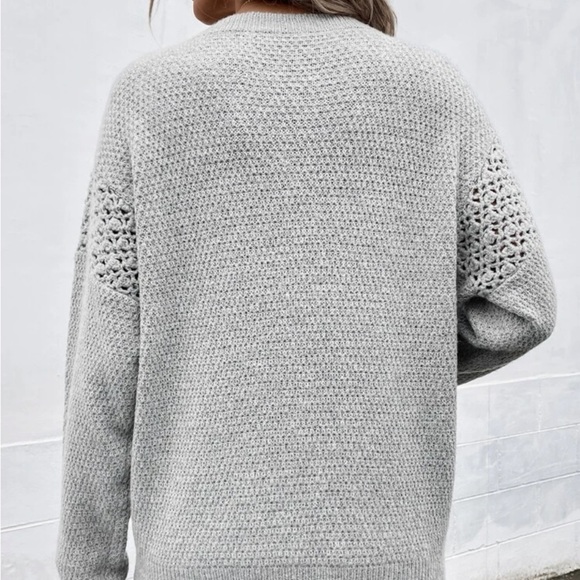 New grey knit long sleeve sweater - Picture 6 of 7
